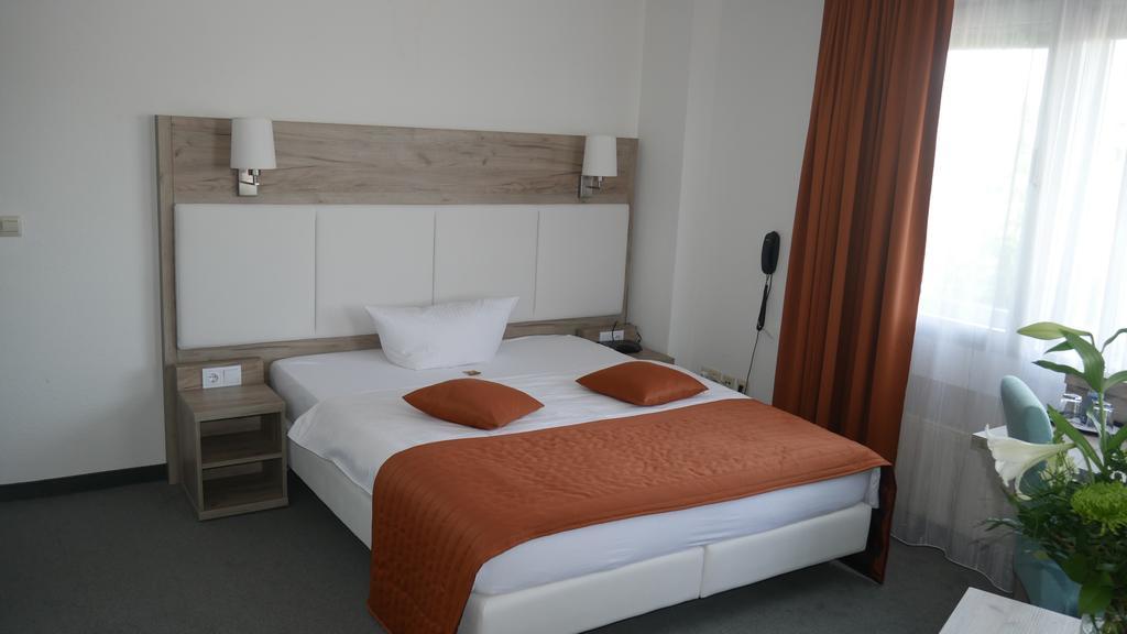 Komfort Hotel Ludwigsburg Exterior photo